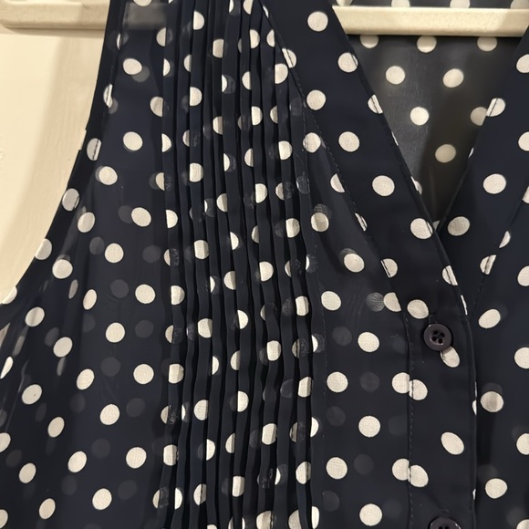 Everly size M sleeveless blouse - Picture 3 of 4